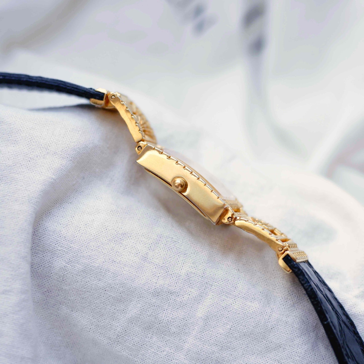 Gianni Versace Medusa: Vintage Ladies Tank Watch 90s Gold Dial