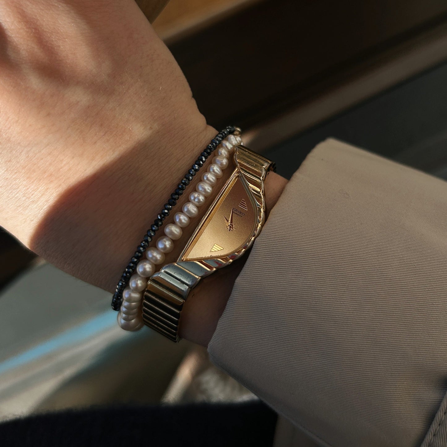 Seiko Half Moon: Vintage Cocktail Watch 80s Ladies Golden Dainty with Champagne Dial