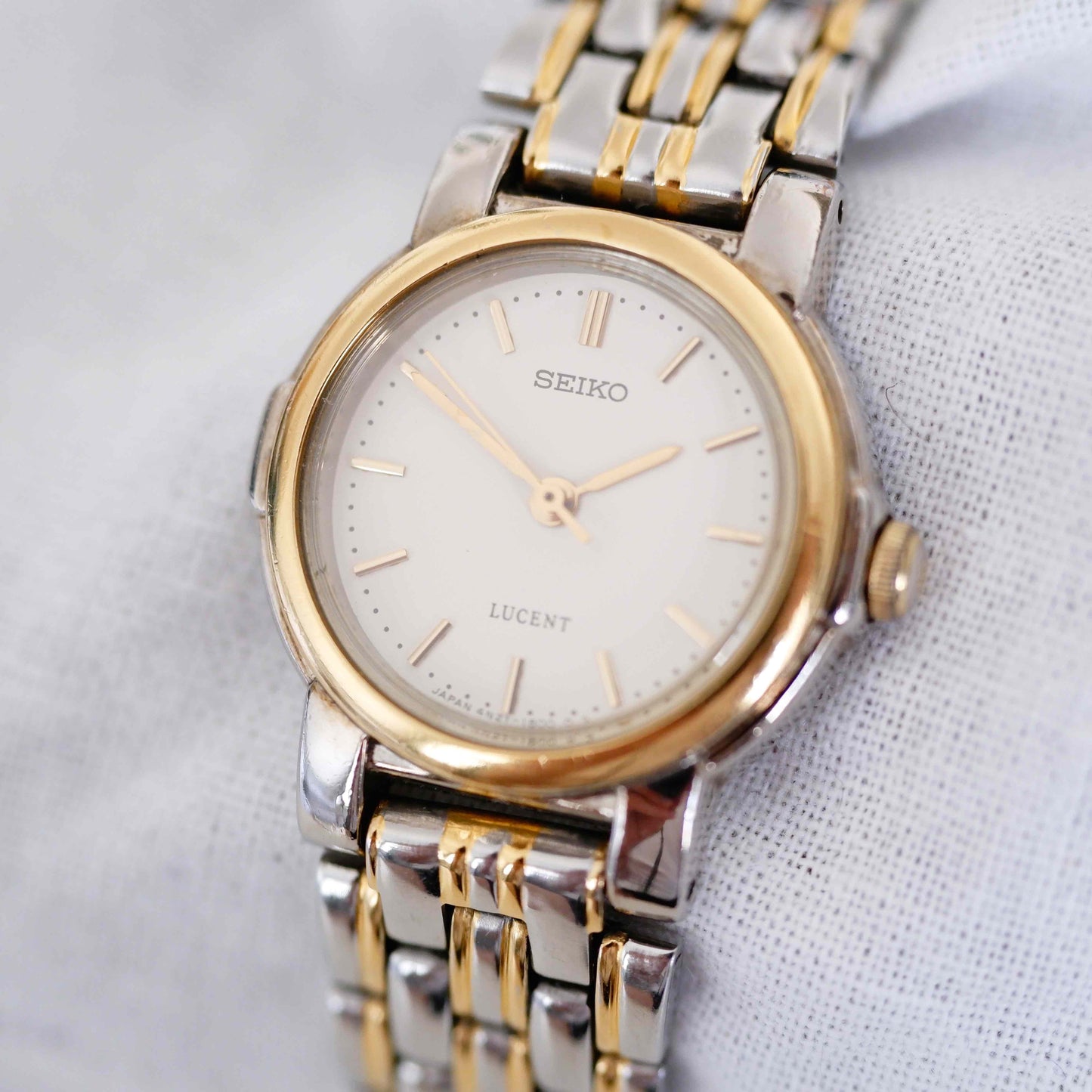 Seiko Lucent Vintage Ladies Watch, Slight Right Side