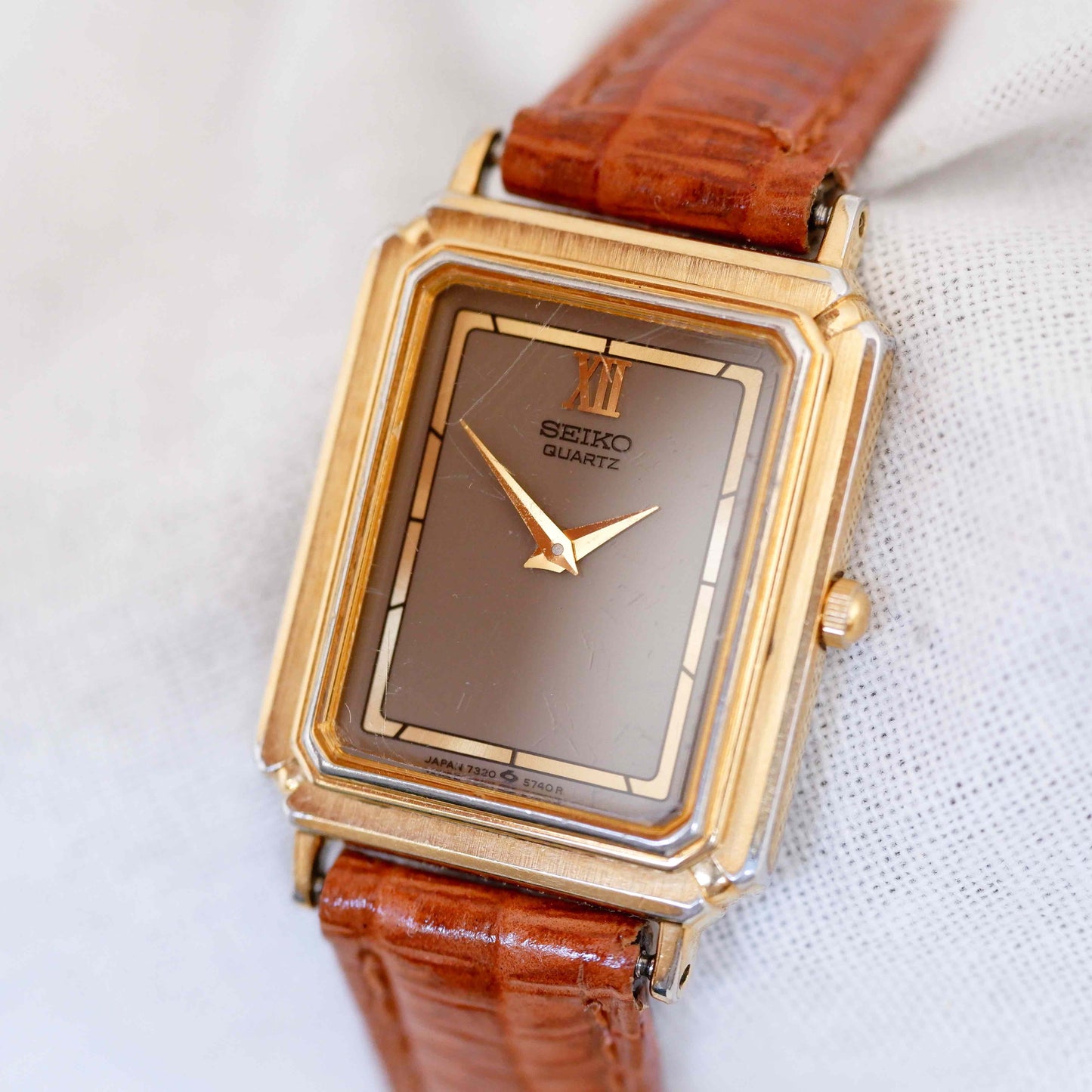 Seiko Vintage Ladies Watch: 90s Gold Rectangular Style Elegant Roman Dial | Slight Right Side