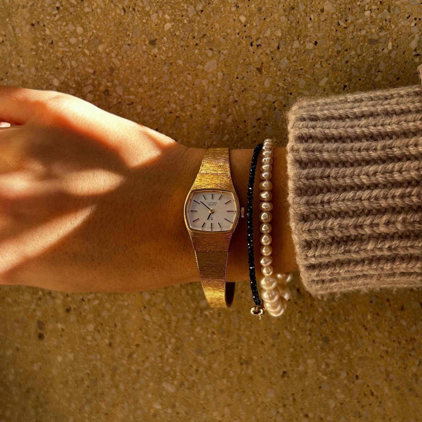Citizen Vintage Watch: 90s Cocktail Ladies Golden Rectangular Style