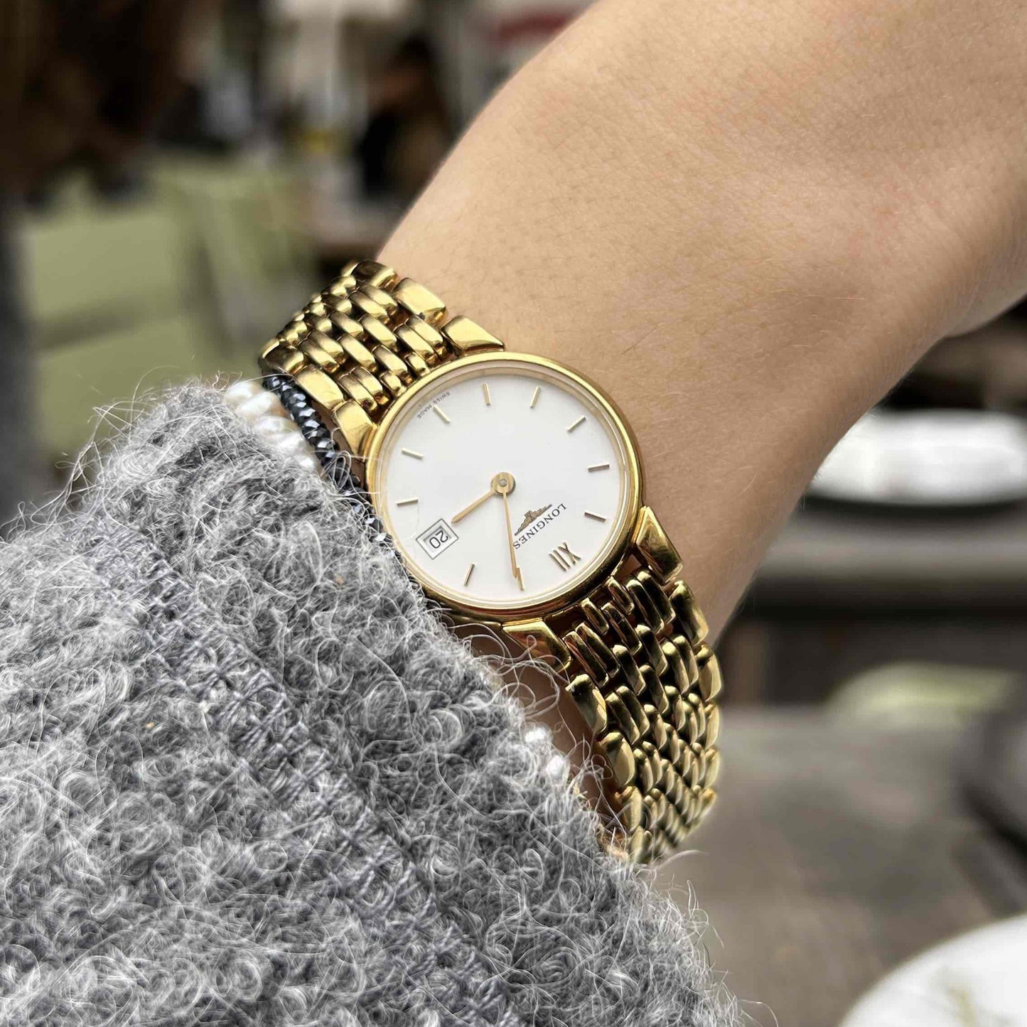Longines La Grande Classique: Dainty Ladies 90s Golden with White Dial