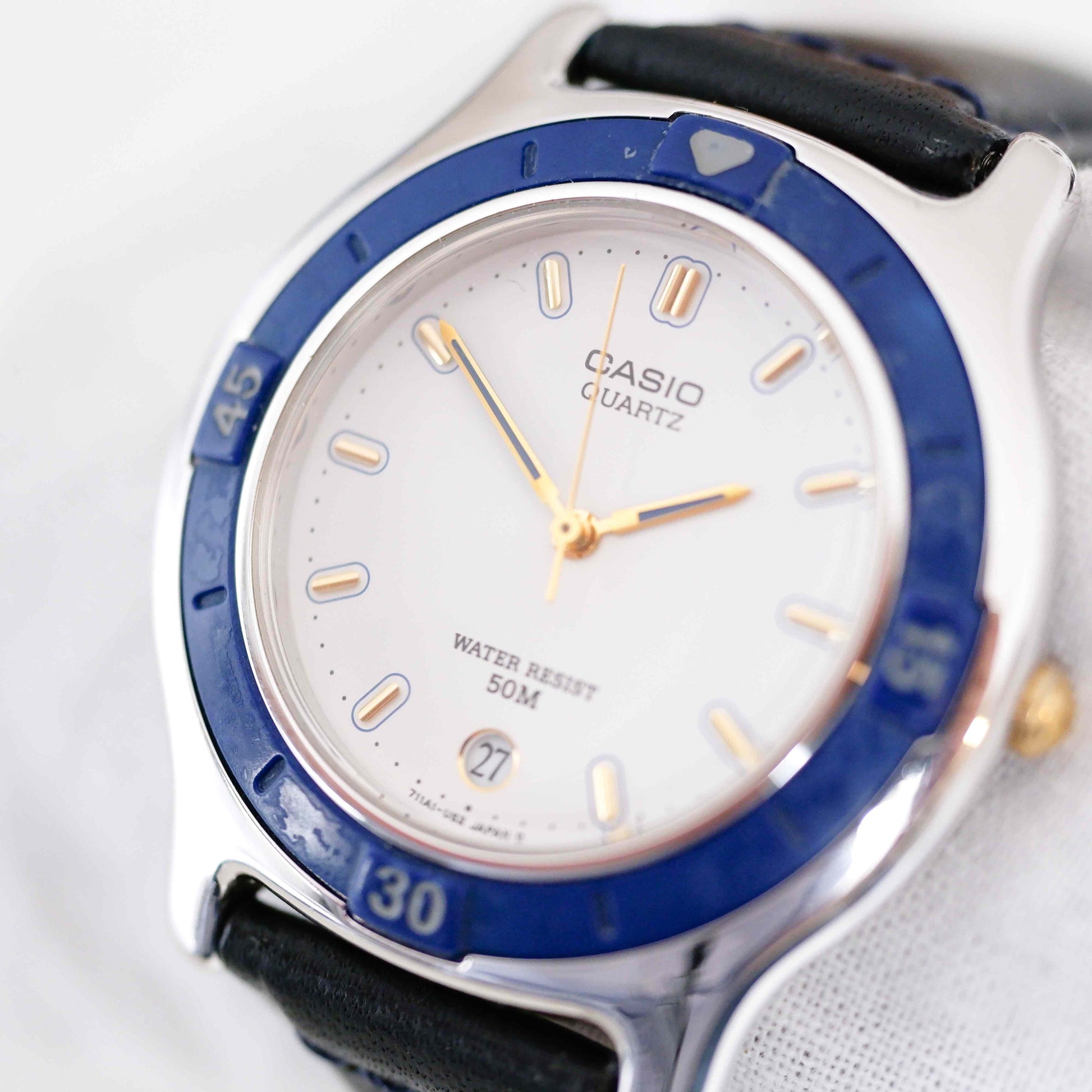 Casio Diver Vintage Ladies Watch: 90s Silver and Blue Dial | Slight Right Side