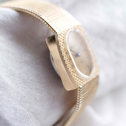 Carronade Cocktail Watch: Vintage Ladies 60s Golden Mechanical with diamond-textured Bezel