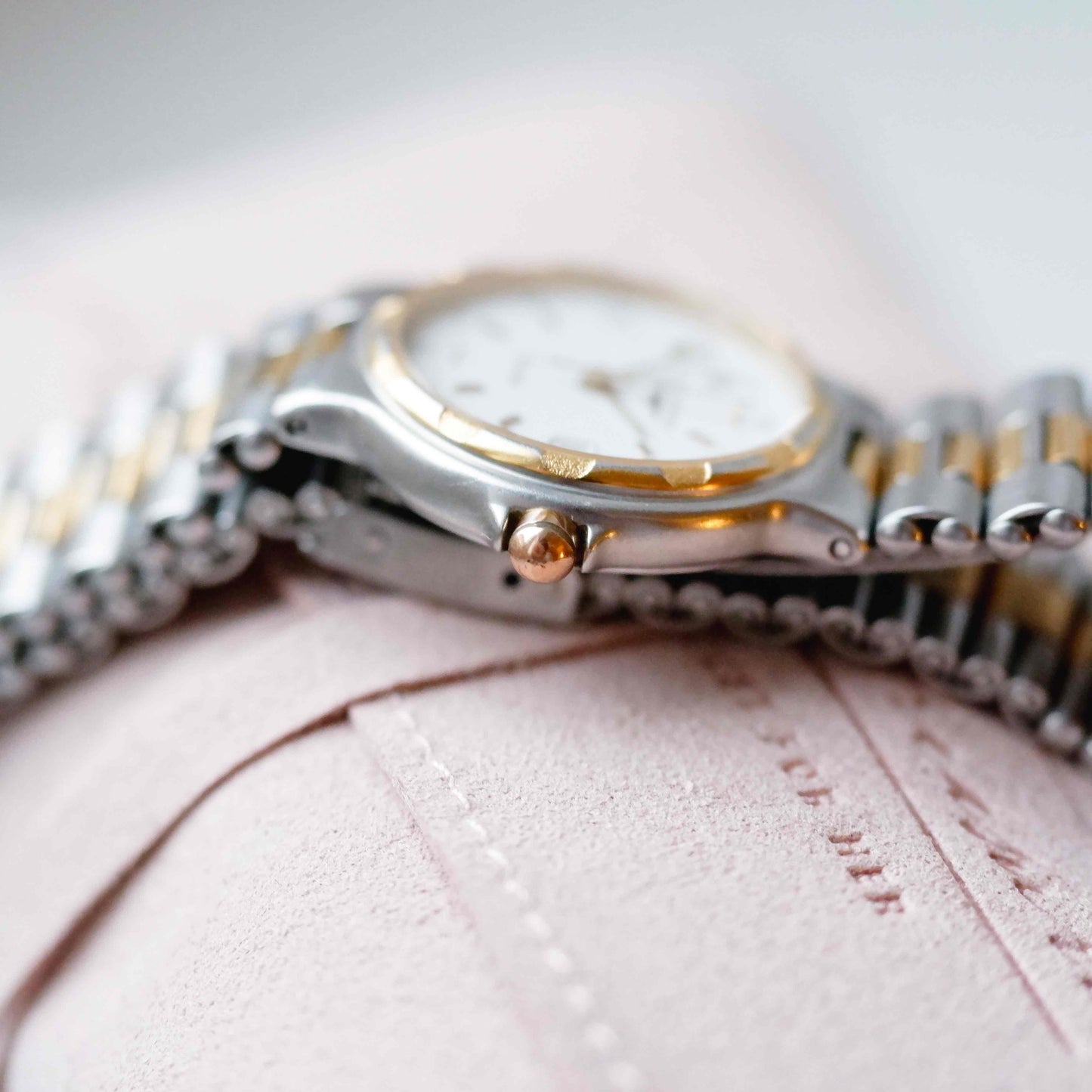 Longines Conquest Classic: Dainty Ladies 80s Two Tone Golden with White Dial