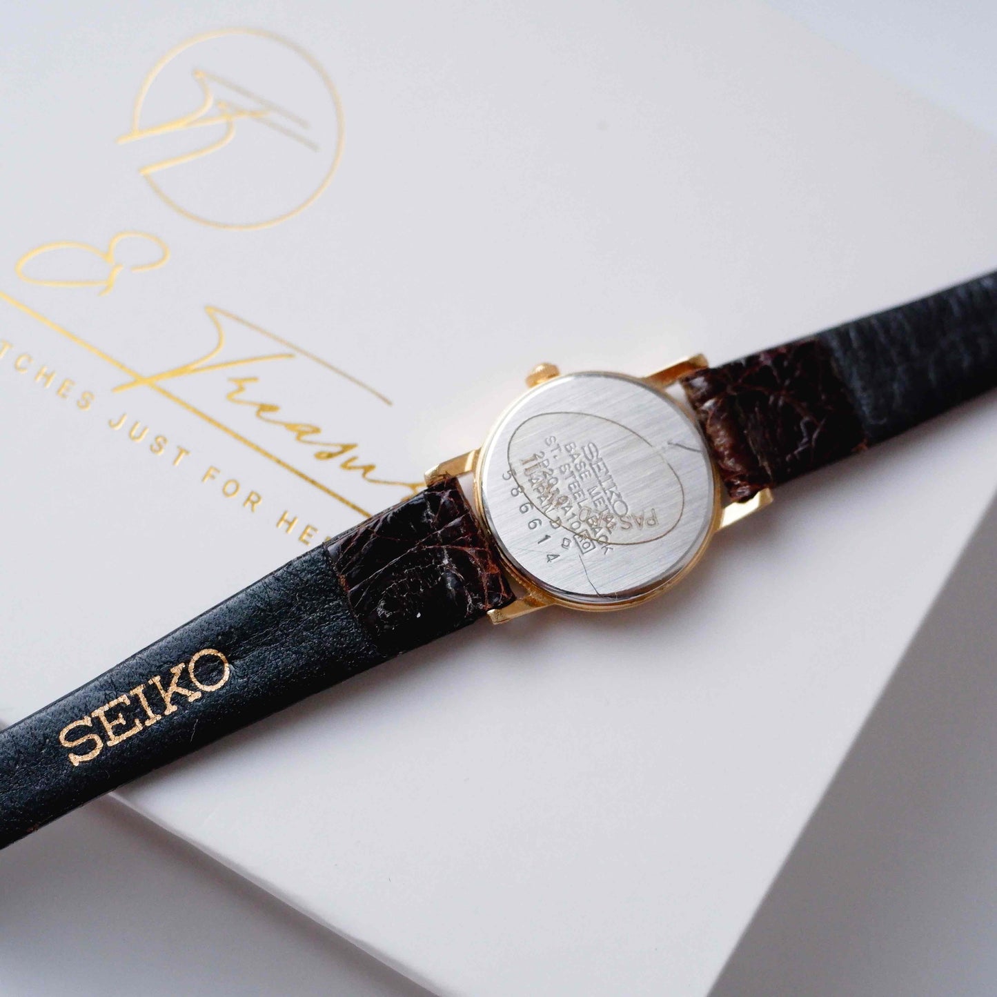 Seiko Cocktail Watch: Vintage Ladies 80s Gold with Champagne Dial