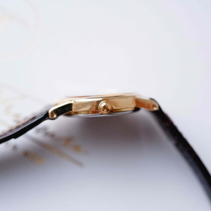 Seiko Cocktail Watch: Vintage Ladies 80s Gold with Champagne Dial