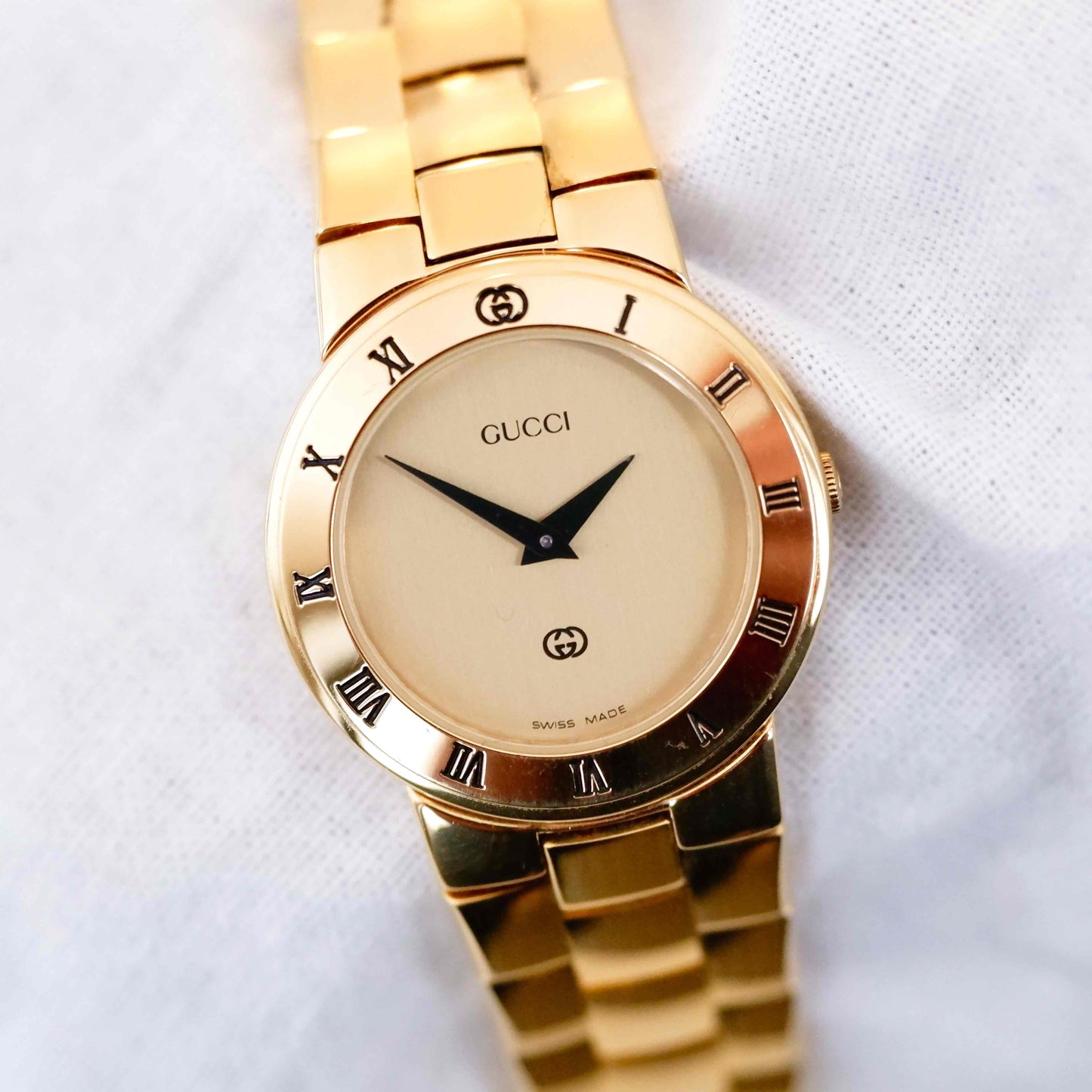 Gucci Vintage 3300m: Champagne Dial Vintage Ladies Watch 90s Golden Classic