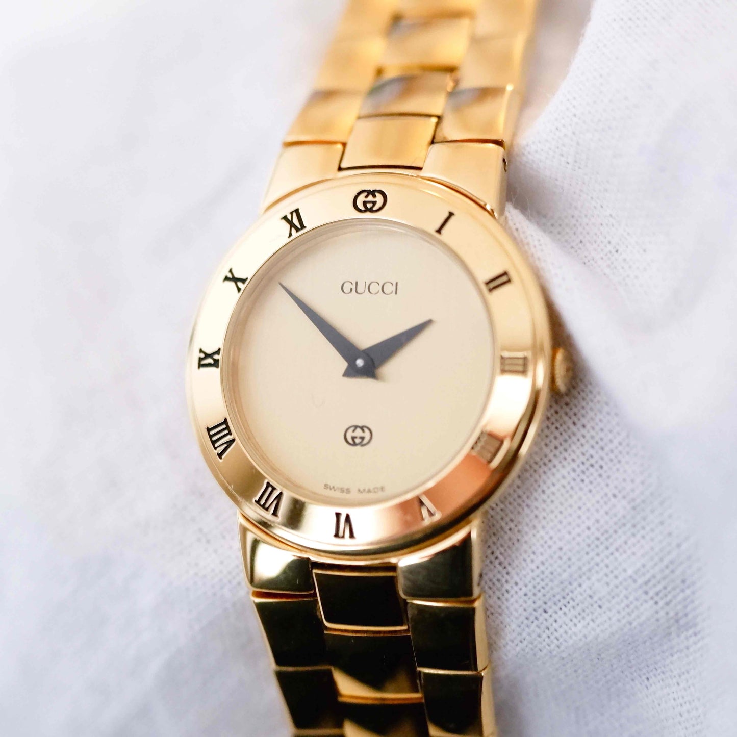 Gucci Vintage 3300m: Champagne Dial Vintage Ladies Watch 90s Golden Classic