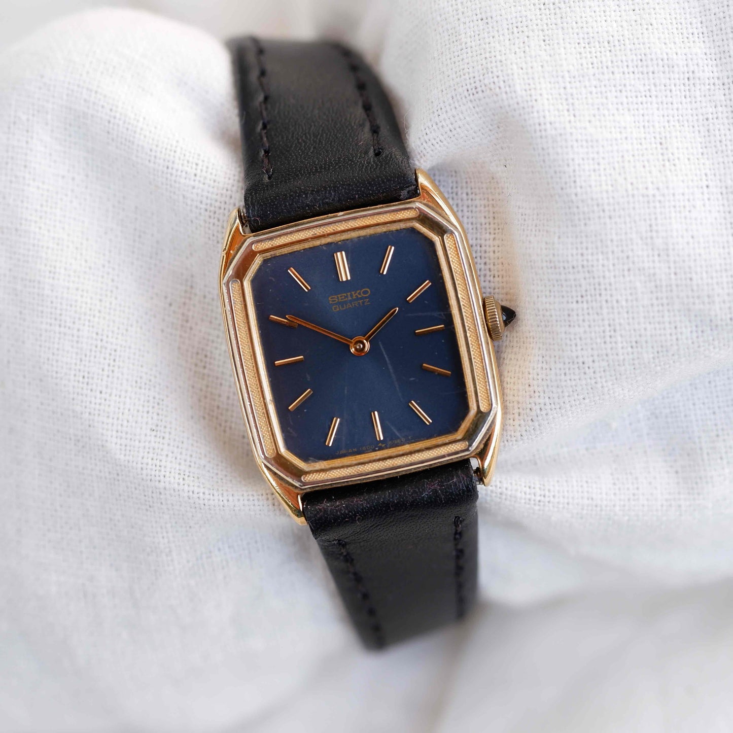 Seiko Vintage Tank: Ladies Watch 80s Gold with Blue Sunburst Dial