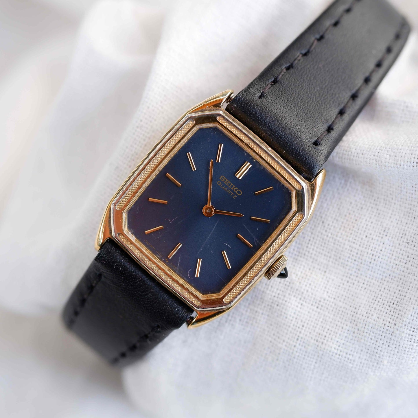 Seiko Vintage Tank: Ladies Watch 80s Gold with Blue Sunburst Dial