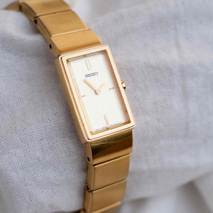 Seiko Vintage Watch: Ladies Tank 80s Golden Dainty with Champagne Dial