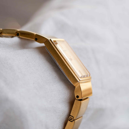 Seiko Vintage Watch: Ladies Tank 80s Golden Dainty with Champagne Dial