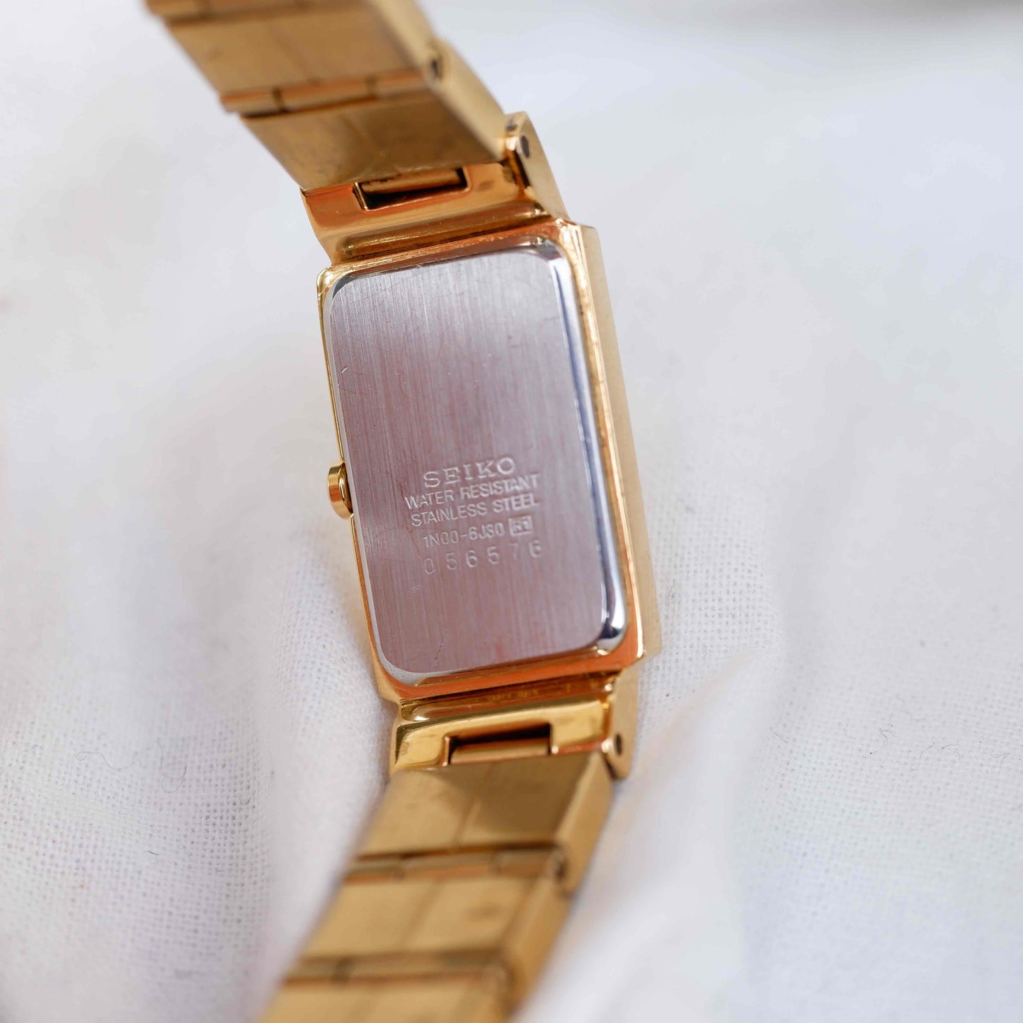 Seiko Vintage Watch: Ladies Tank 80s Golden Dainty with Champagne Dial