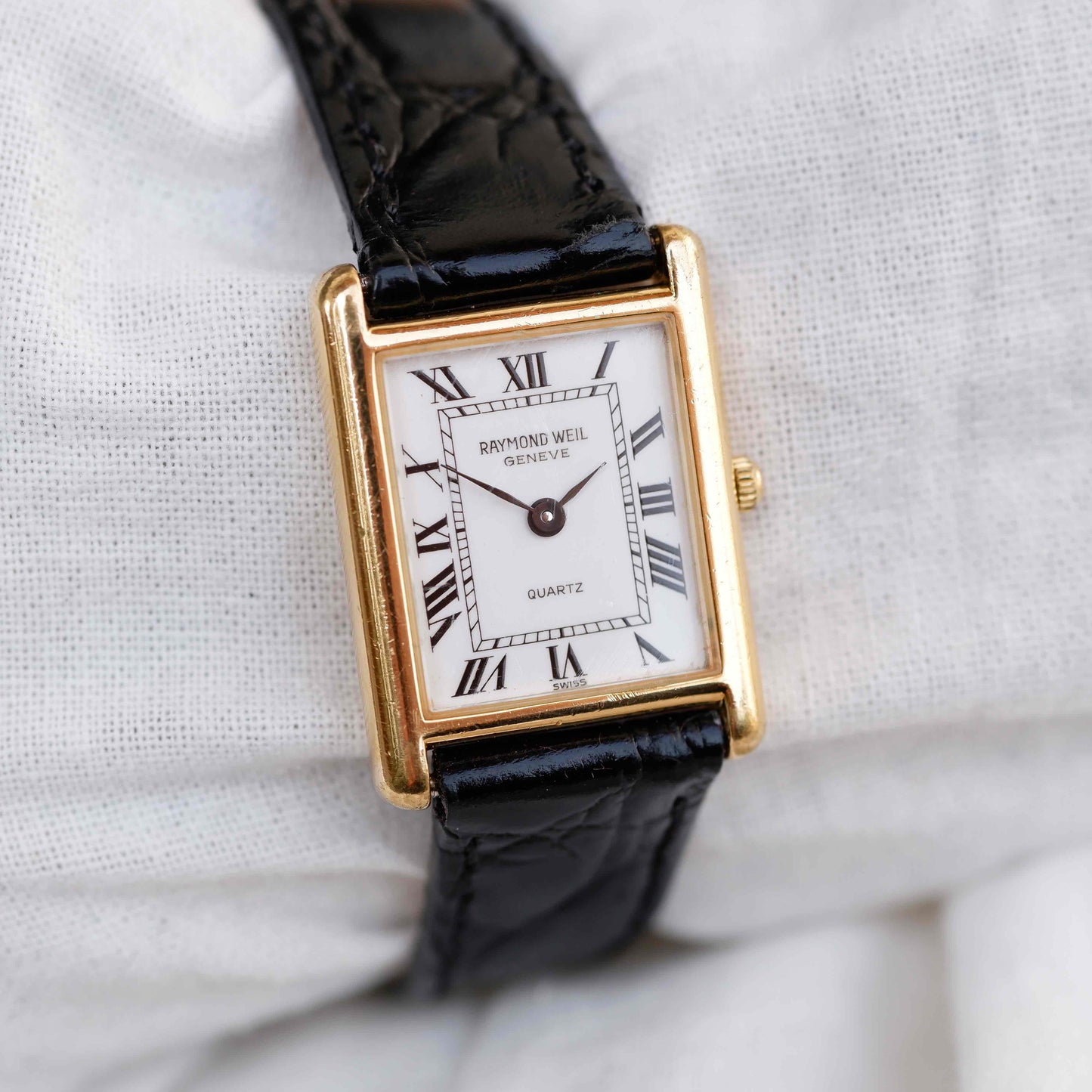 Raymond Weil Tank: Vintage Ladies Watch 90s Golden Rectangular Style with Roman Numerals