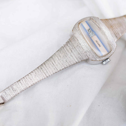 Vintage Newad Jump Hour: Ladies Vintage 70s Mechanical Blue Dial