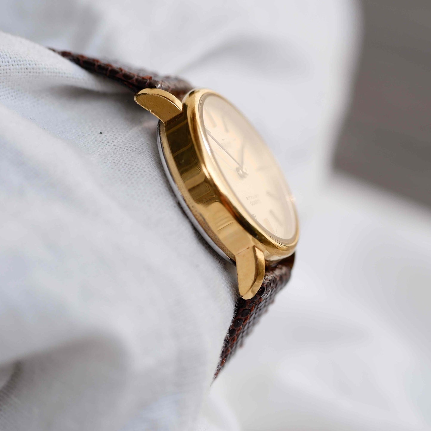 Tissot Vintage Watch: Ladies 90s Golden Iconic with Champagne Dial