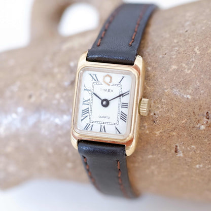 Times Vintage Ladies Watch, Slight Right Side