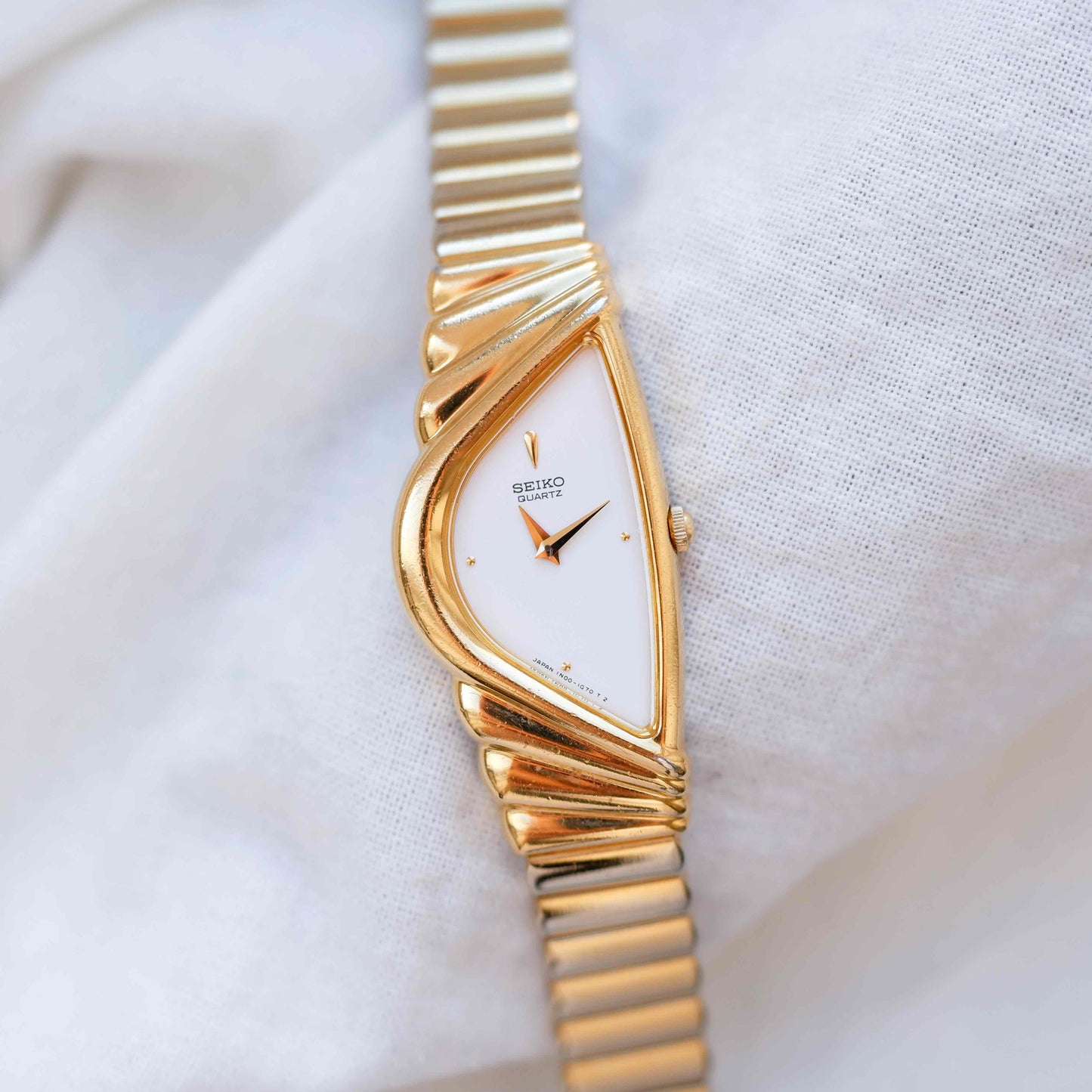 Seiko Half Moon: Vintage Bracelet Watch 90s Ladies Golden Dainty with White Dial