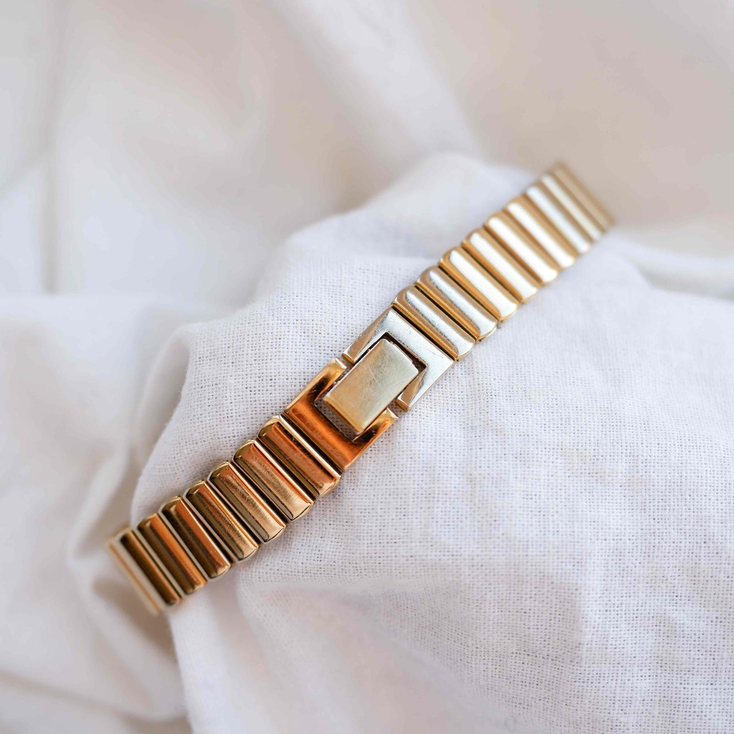 Seiko Half Moon: Vintage Bracelet Watch 90s Ladies Golden Dainty with White Dial
