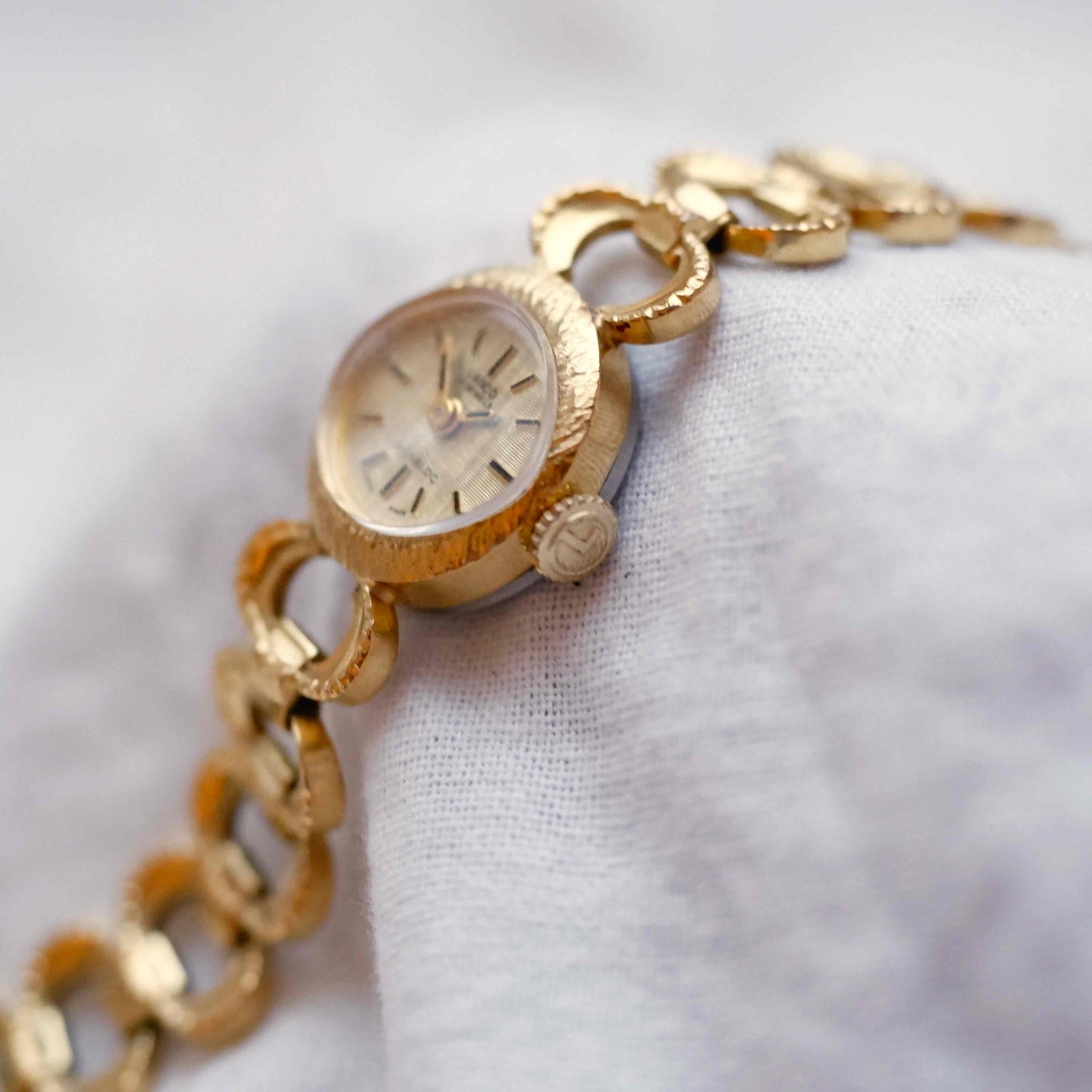 Lanco Cocktail Watch: Mid-Century Ladies 60s Mechanical Gold Linen Dial
