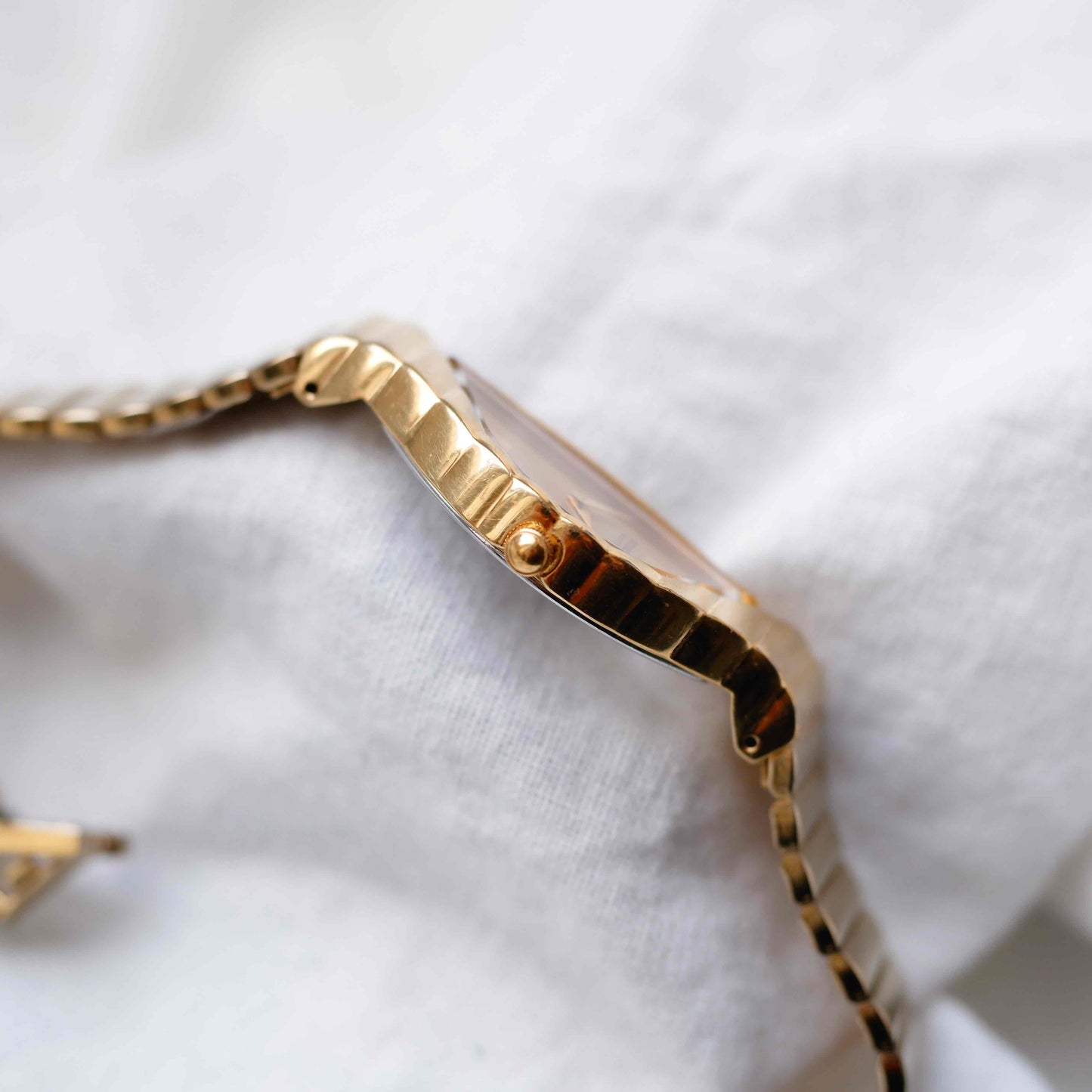 Seiko Half Moon: Vintage Cocktail Watch 90s Ladies Golden Dainty with Champagne Dial