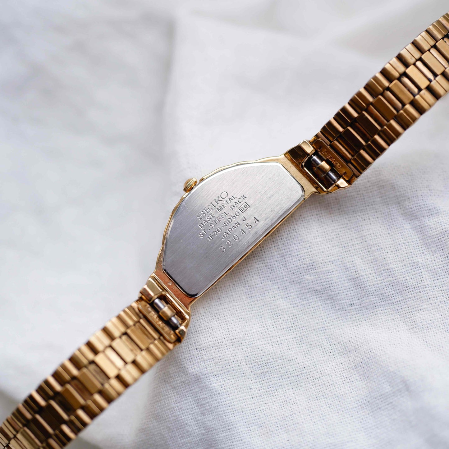Seiko Half Moon: Vintage Cocktail Watch 90s Ladies Golden Dainty with Champagne Dial
