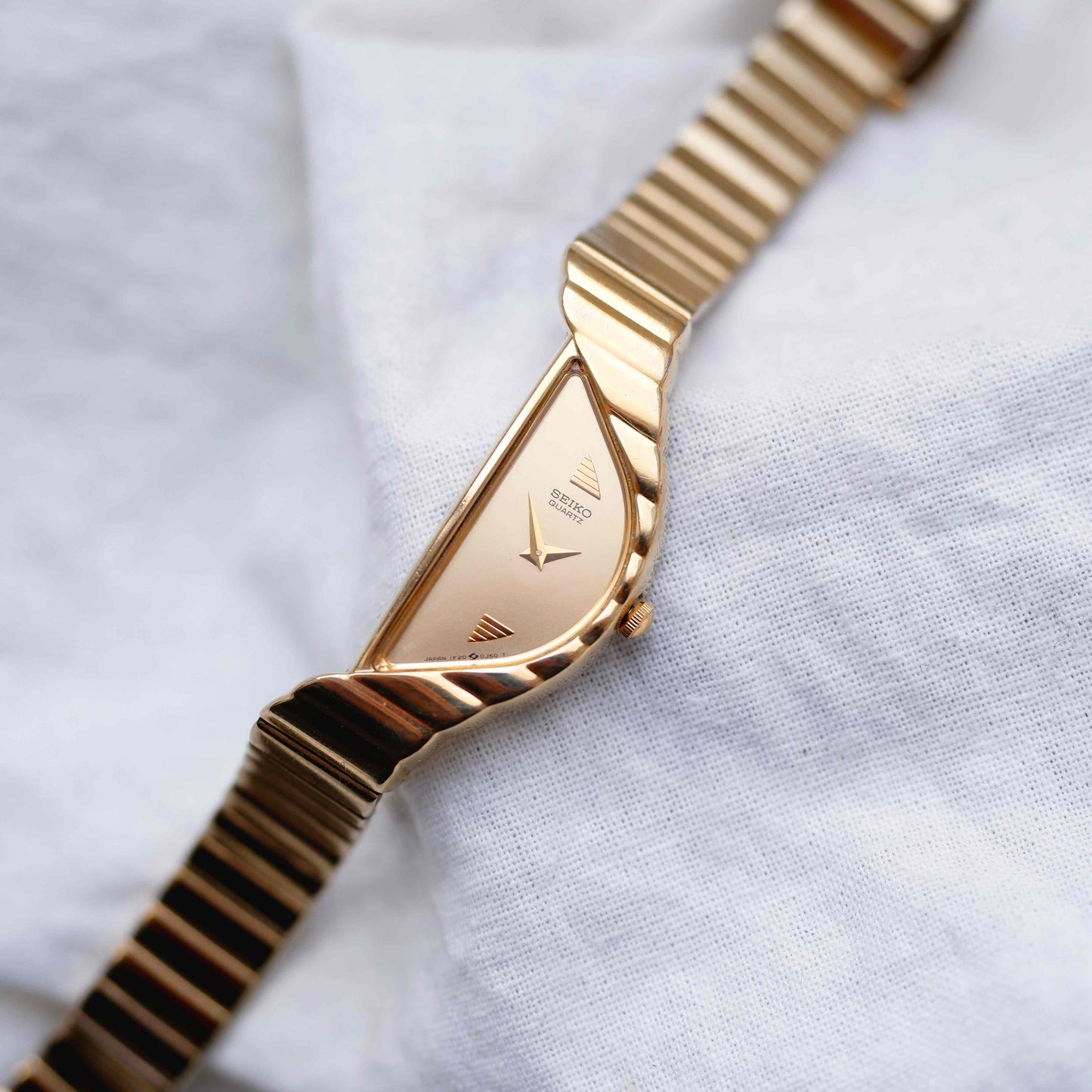 Seiko Half Moon: Vintage Cocktail Watch 90s Ladies Golden Dainty with Champagne Dial