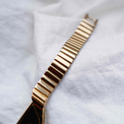 Seiko Half Moon: Vintage Cocktail Watch 90s Ladies Golden Dainty with Champagne Dial