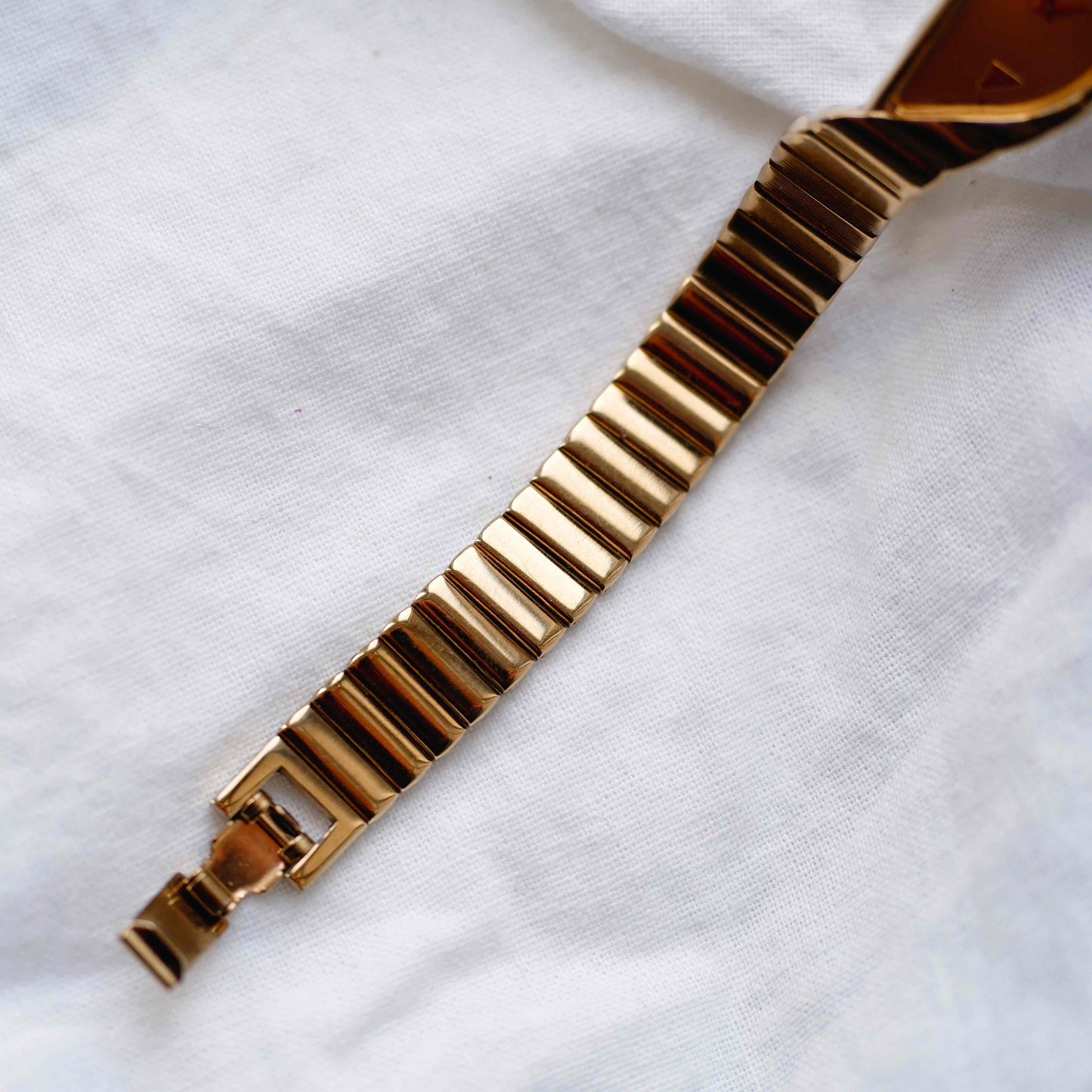 Seiko Half Moon: Vintage Cocktail Watch 90s Ladies Golden Dainty with Champagne Dial