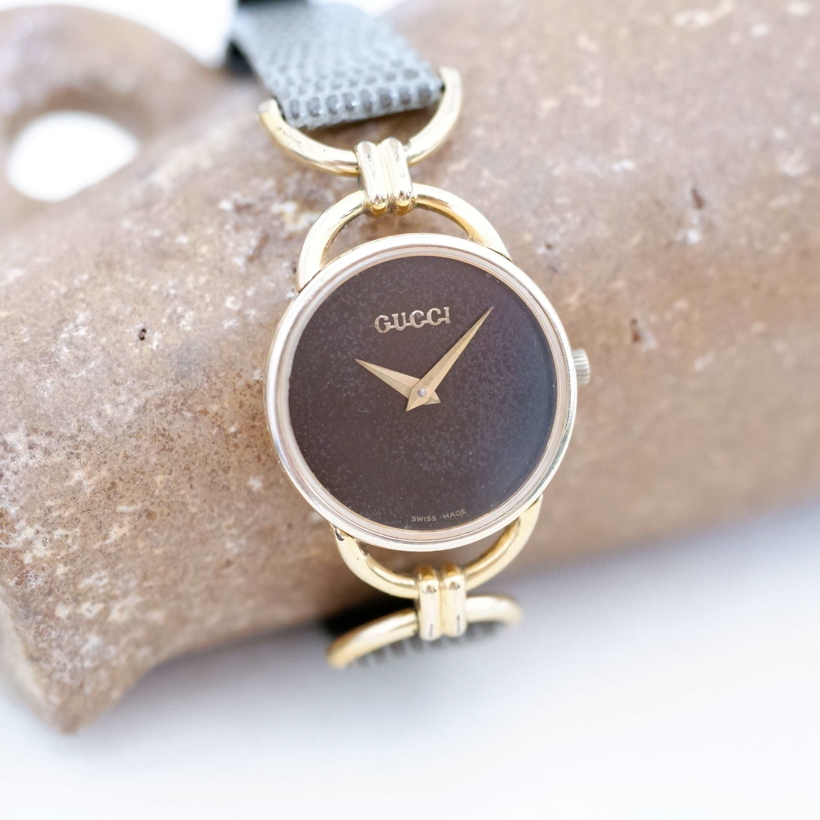 Gucci 6000.2.l Watch: Vintage Ladies 90s Gold and Tropical