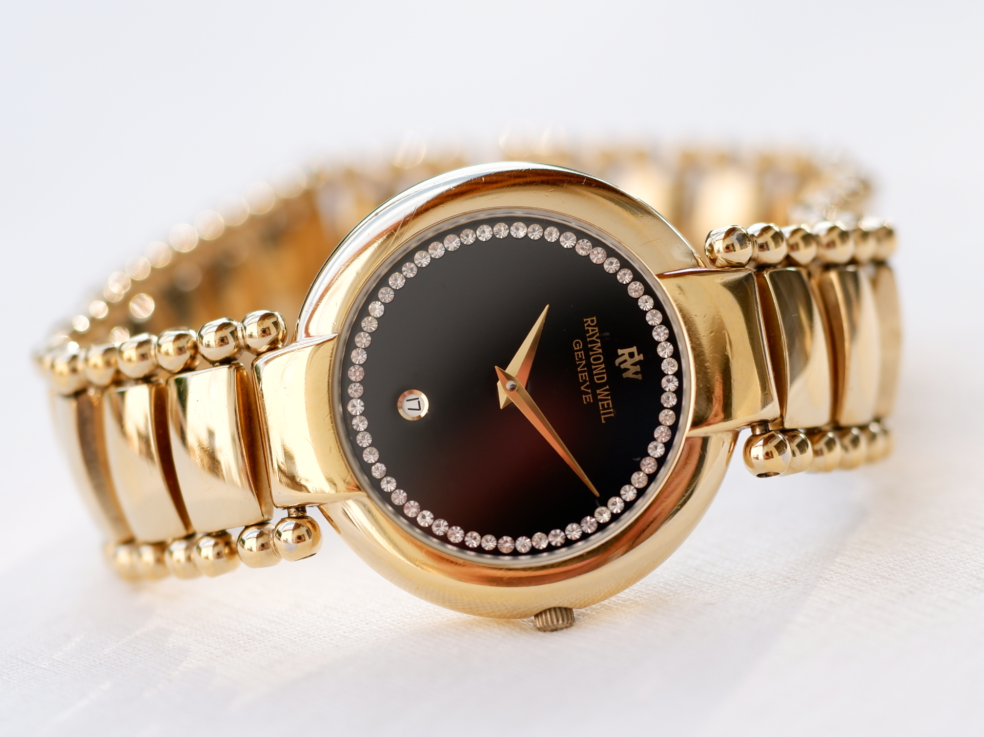Raymond Weil Vintage Ladies Watch: 90s Gold, Black Dial, Diamond-Set Dial | Front Side