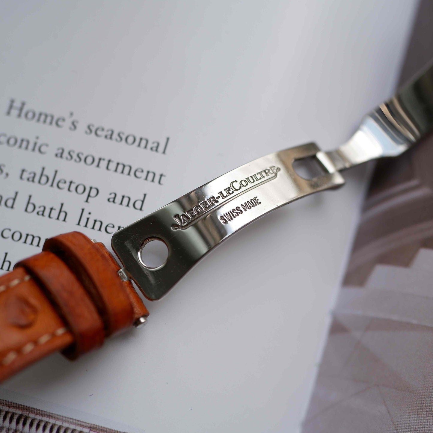 Jaeger-LeCoultre Reverso: Ref.250.8.08 Vintage White Sunburst Dial 90s Quartz