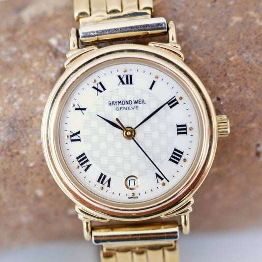 Raymond Weil Vintage Ladies Watch: 90s Golden Style with Roman Numerals | First Front Side