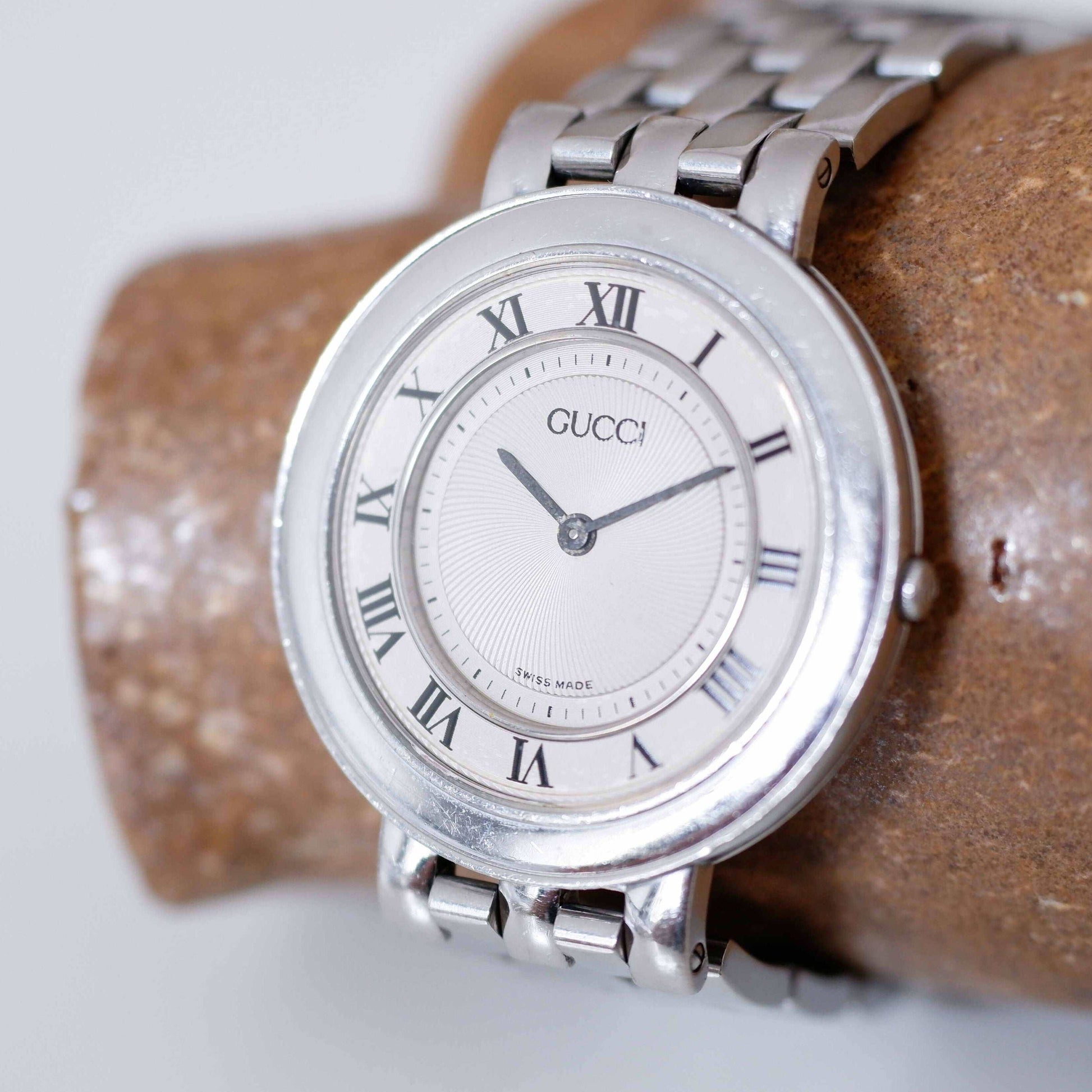 Gucci 546m Vintage Ladies Watch: 90s Silver with Classic Roman Numerals, Slight Right Side