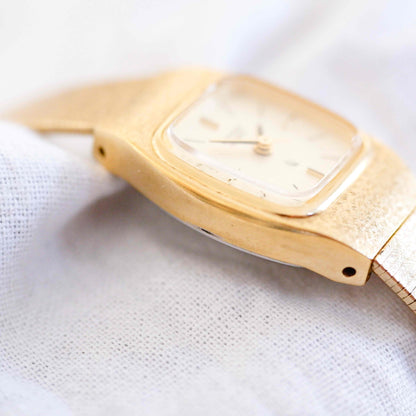 Citizen Cocktail Watch: Vintage Ladies 80s Golden Dainty with Light Gold Dial