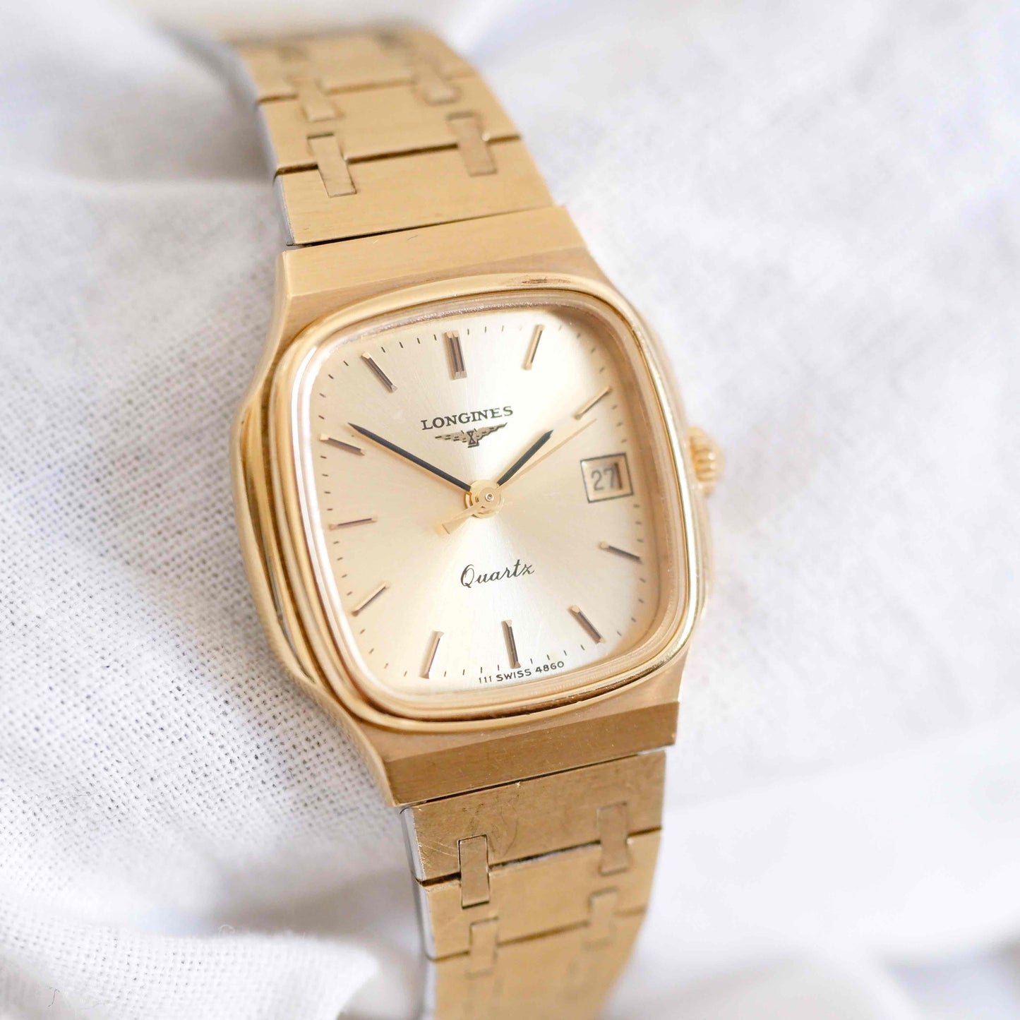 Longines Vintage Watch: Dainty Ladies 70s Golden with Champagne Sunburst Dial