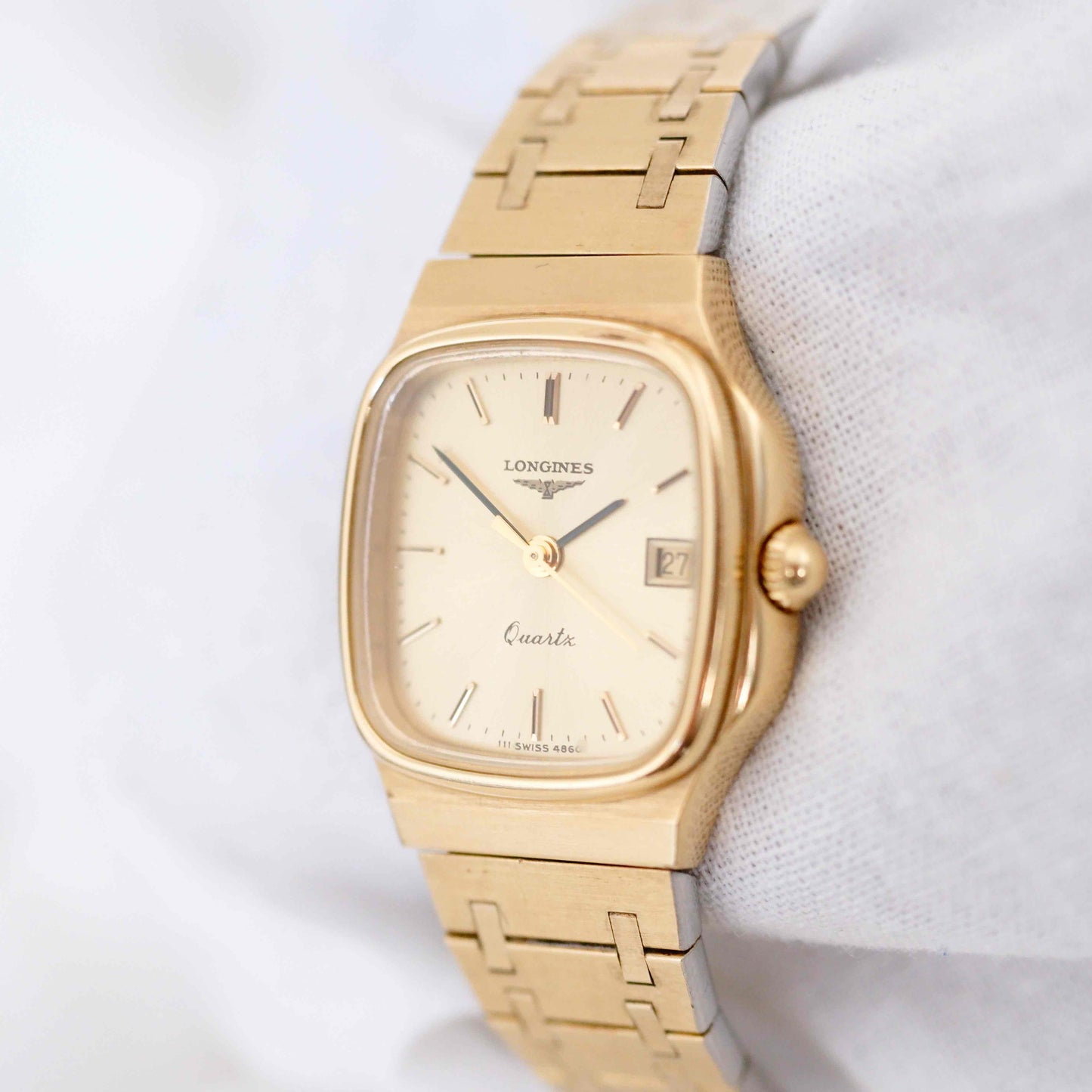 Longines Vintage Watch: Dainty Ladies 70s Golden with Champagne Sunburst Dial