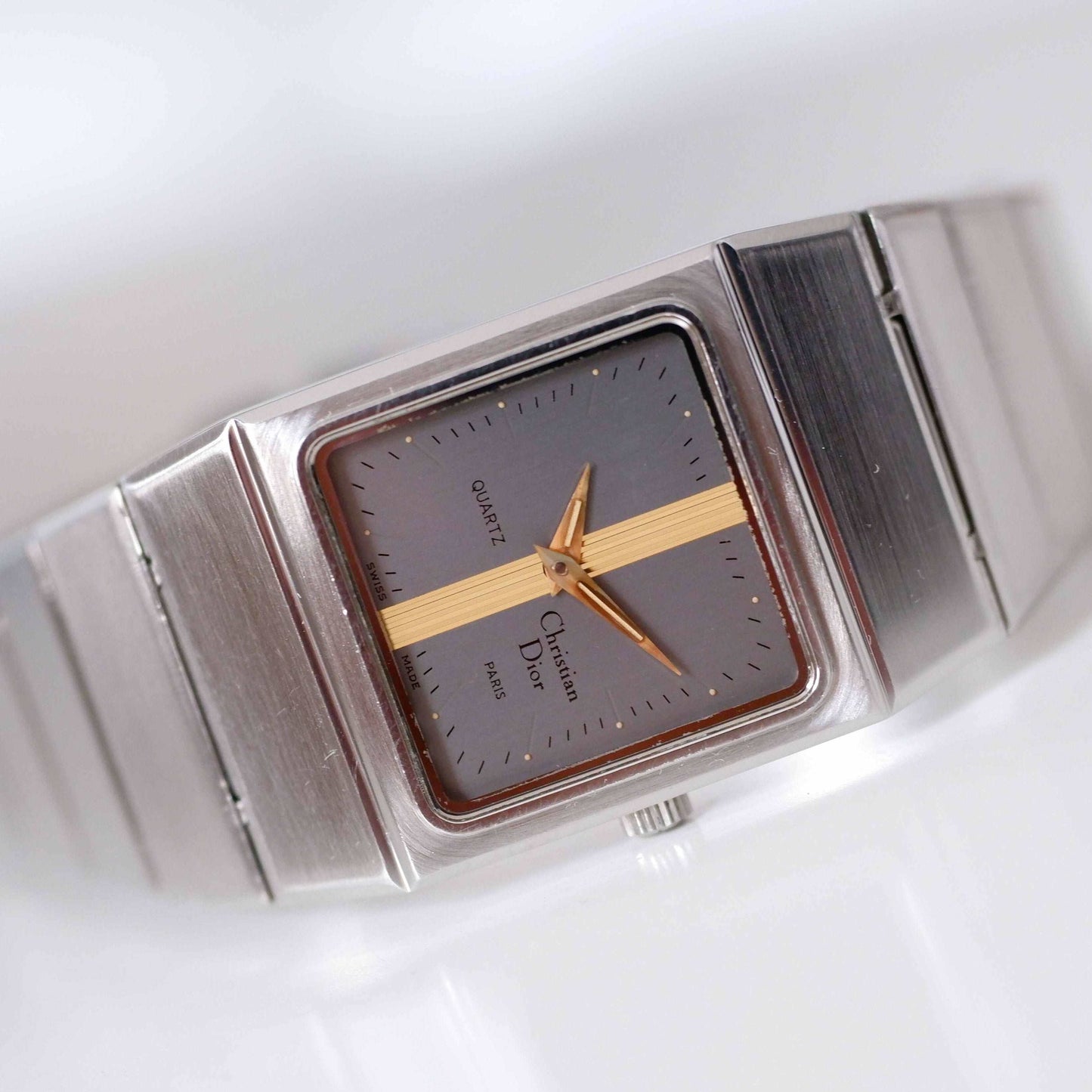 Christian Dior Vintage Ladies Watch: 90s Golden, Steel Bracelet | Second Front Side