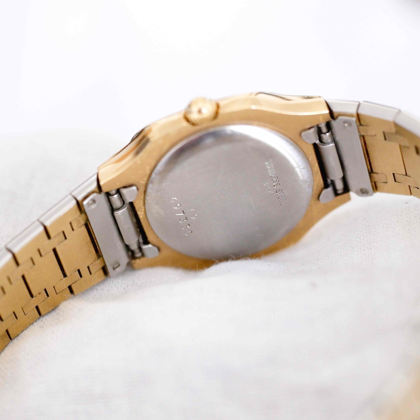 Longines Vintage Watch: Dainty Ladies 70s Golden with Champagne Sunburst Dial