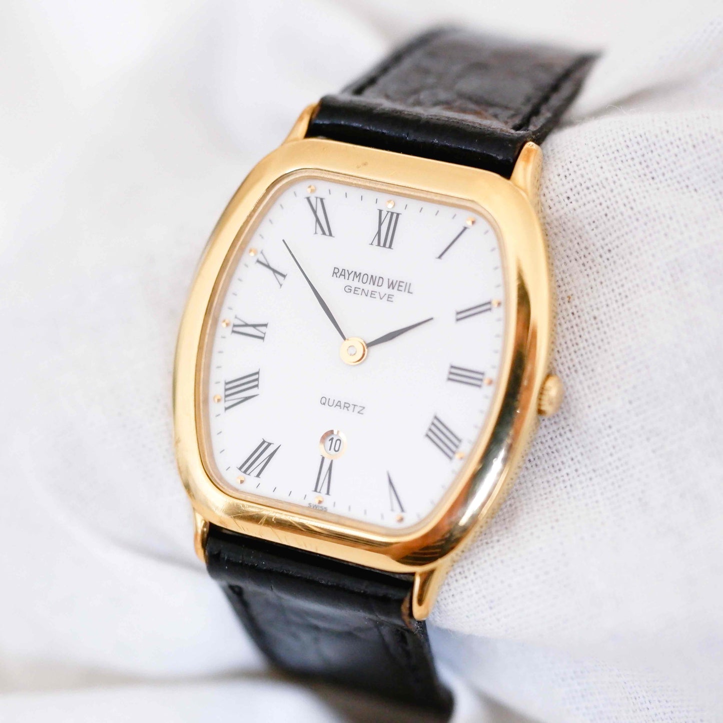 Raymond Weil Tank Style: Vintage Ladies Watch 90s Golden Roman White Dial