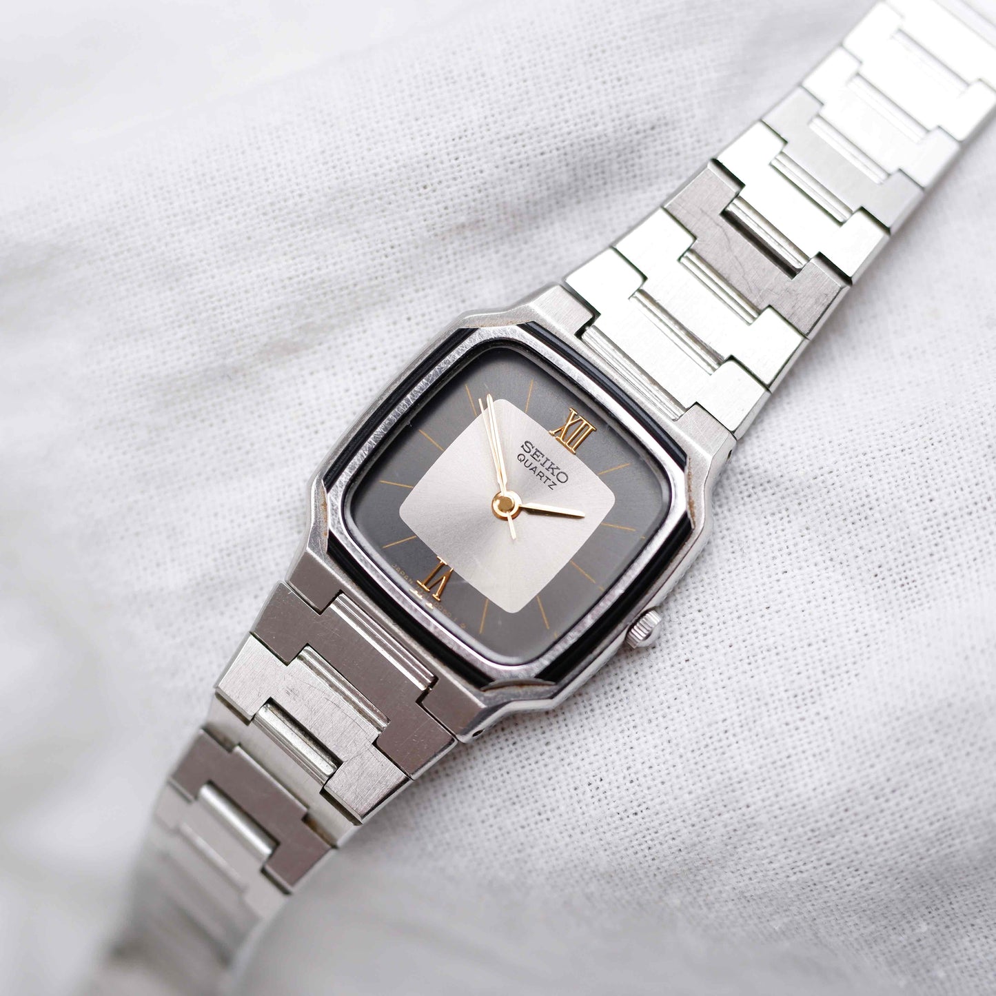 Seiko Vintage Watch: Ladies 80s Two-Tone Dial with Integrated Bracelet
