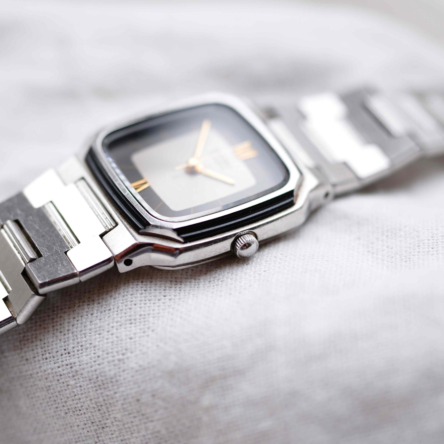 Seiko Vintage Watch: Ladies 80s Two-Tone Dial with Integrated Bracelet