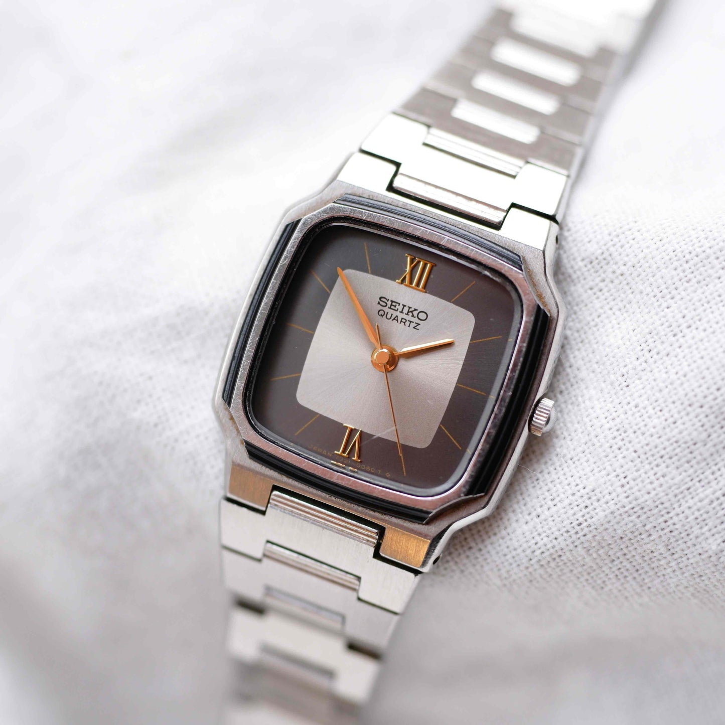 Seiko Vintage Watch: Ladies 80s Two-Tone Dial with Integrated Bracelet