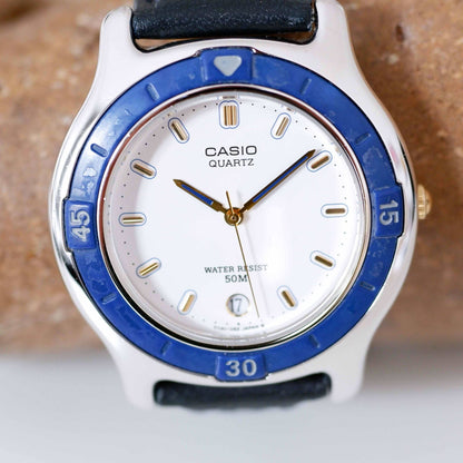 Casio Diver Vintage Ladies Watch: 90s Silver and Blue Dial | Second Front Side