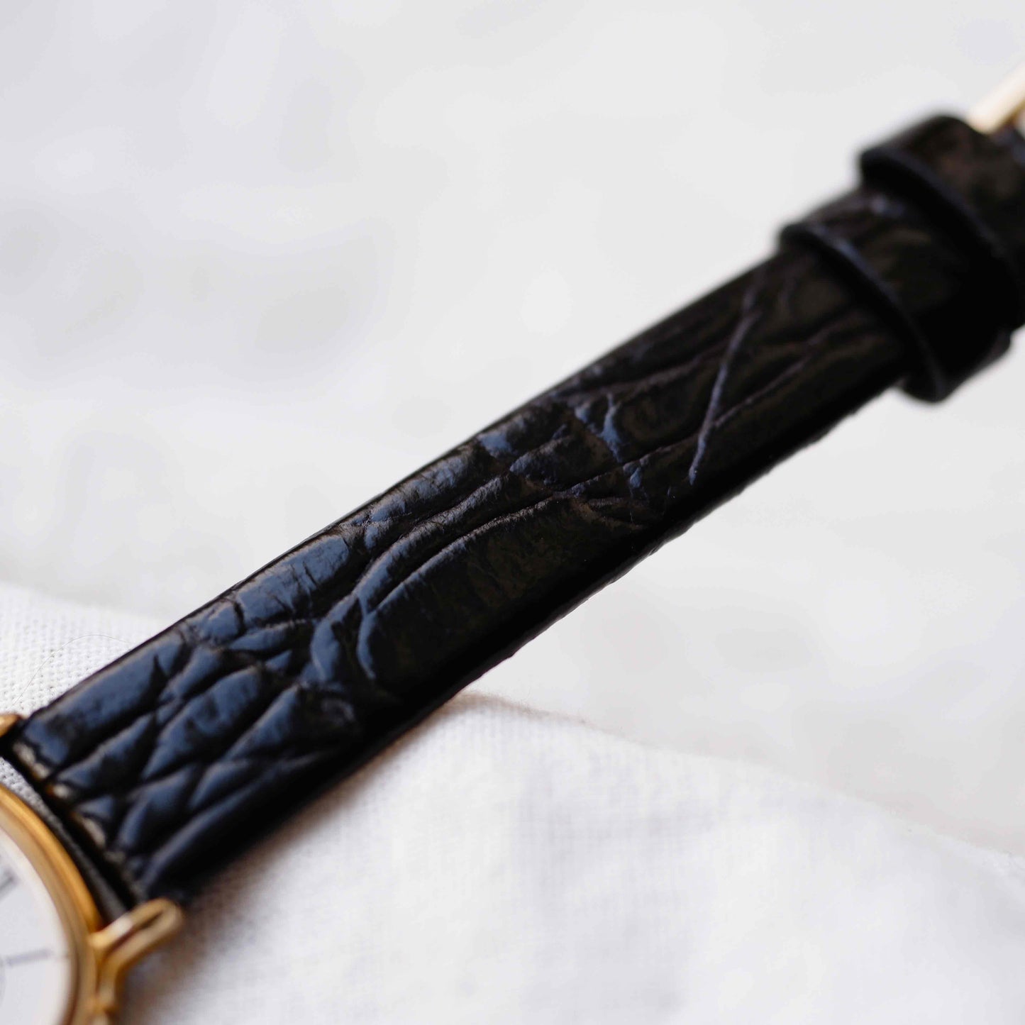 Longines La Grande Classique: Ladies Tank Watch 90s Gold with White Roman Dial