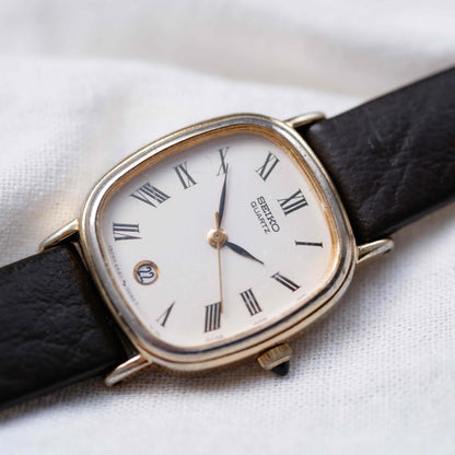 Seiko Vintage Tank: Ladies Watch 80s Gold White Roman Dial