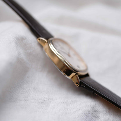 Seiko Vintage Tank: Ladies Watch 80s Gold White Roman Dial