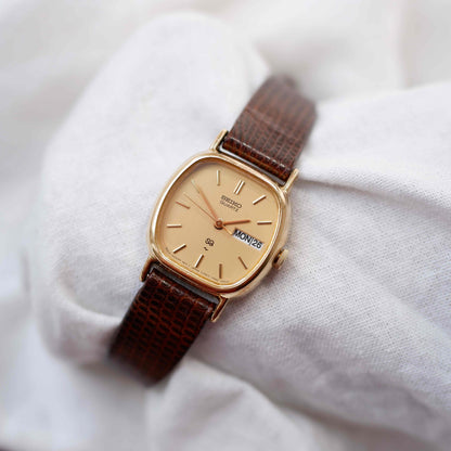 Seiko Vintage Tank: Ladies Watch 80s Gold Day and Date