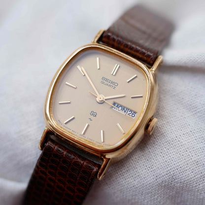 Seiko Vintage Tank: Ladies Watch 80s Gold Day and Date